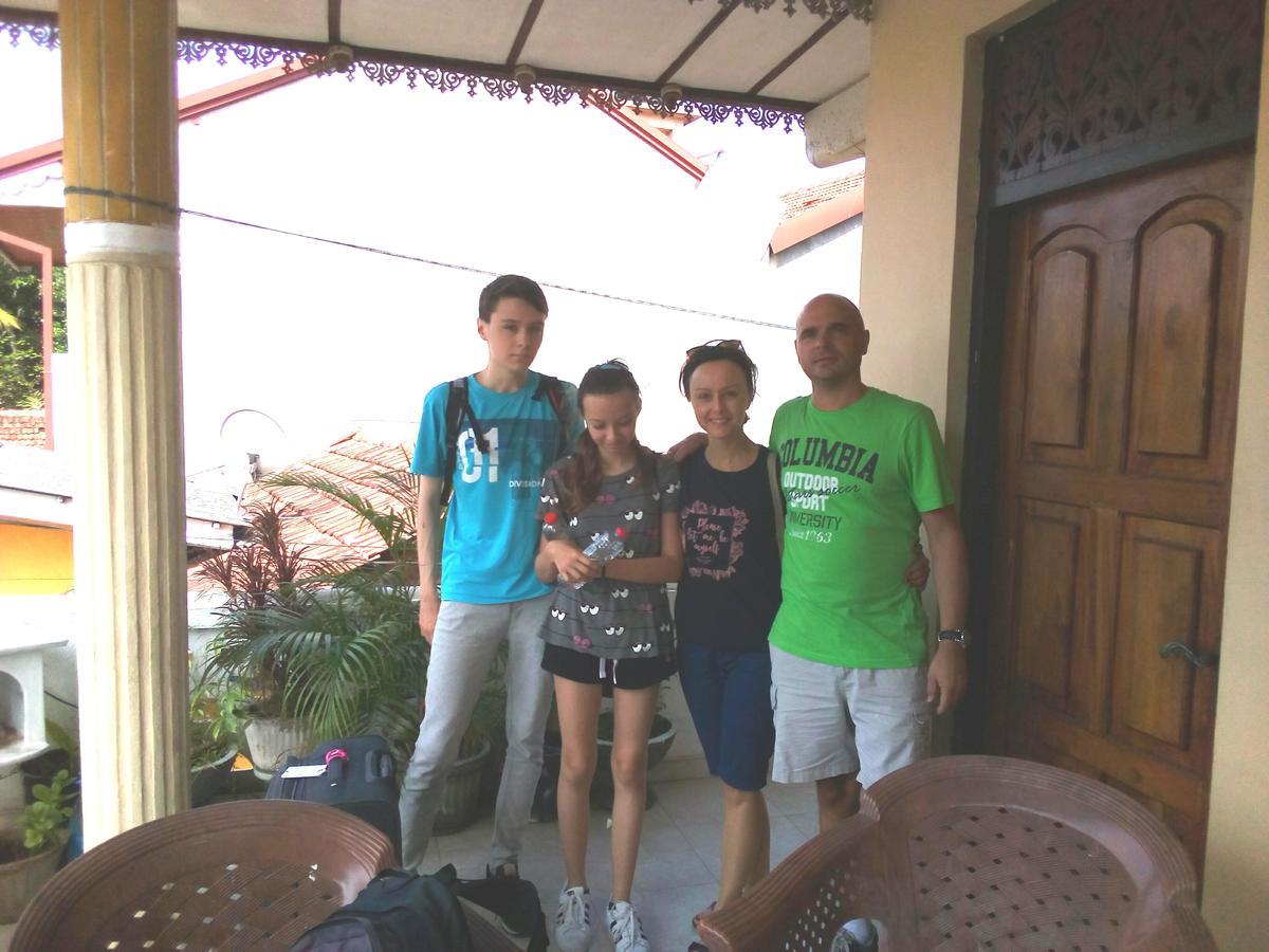 Randi Homestay In Negombo Exterior foto